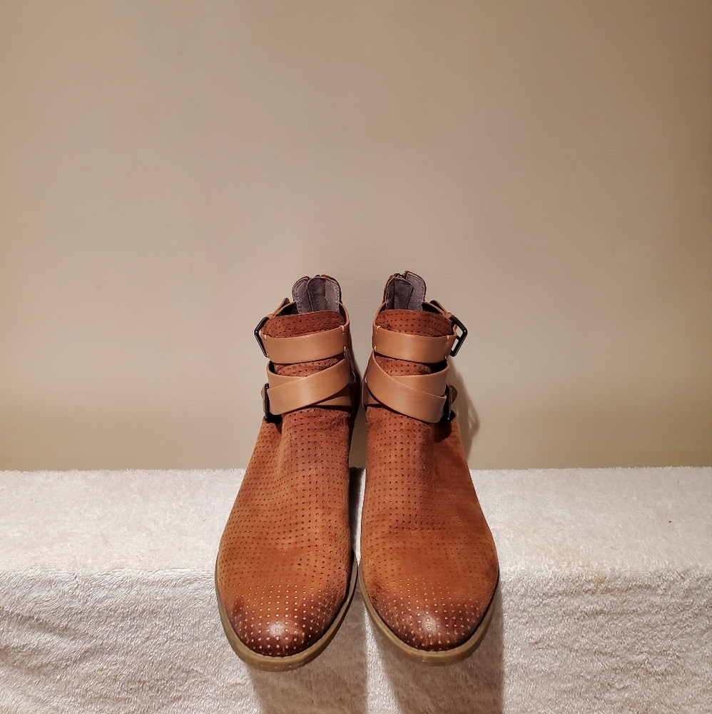 Kenneth Cole Reaction Ankle Boots - Picture 2 of 6
